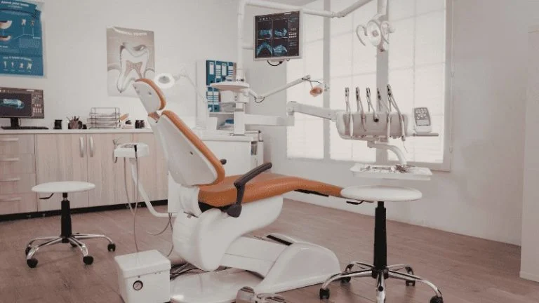 dental clinic vs private dentist